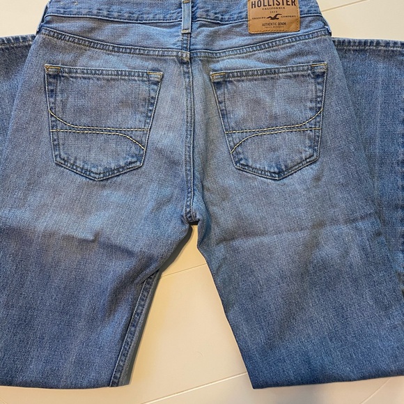Hollister Classic Straight Jeans - Picture 5 of 5